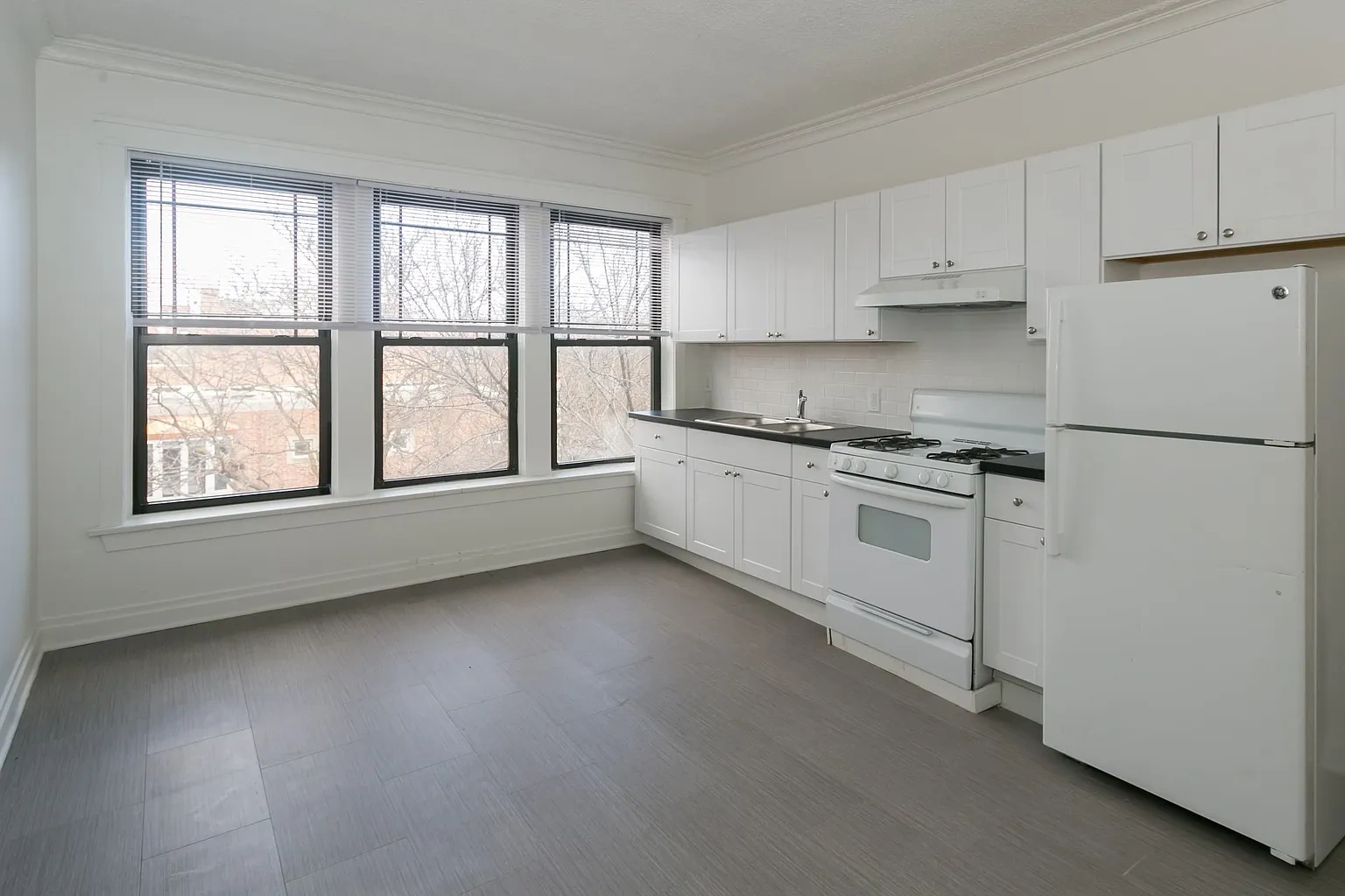 5452 S. Ellis Avenue – photo 2