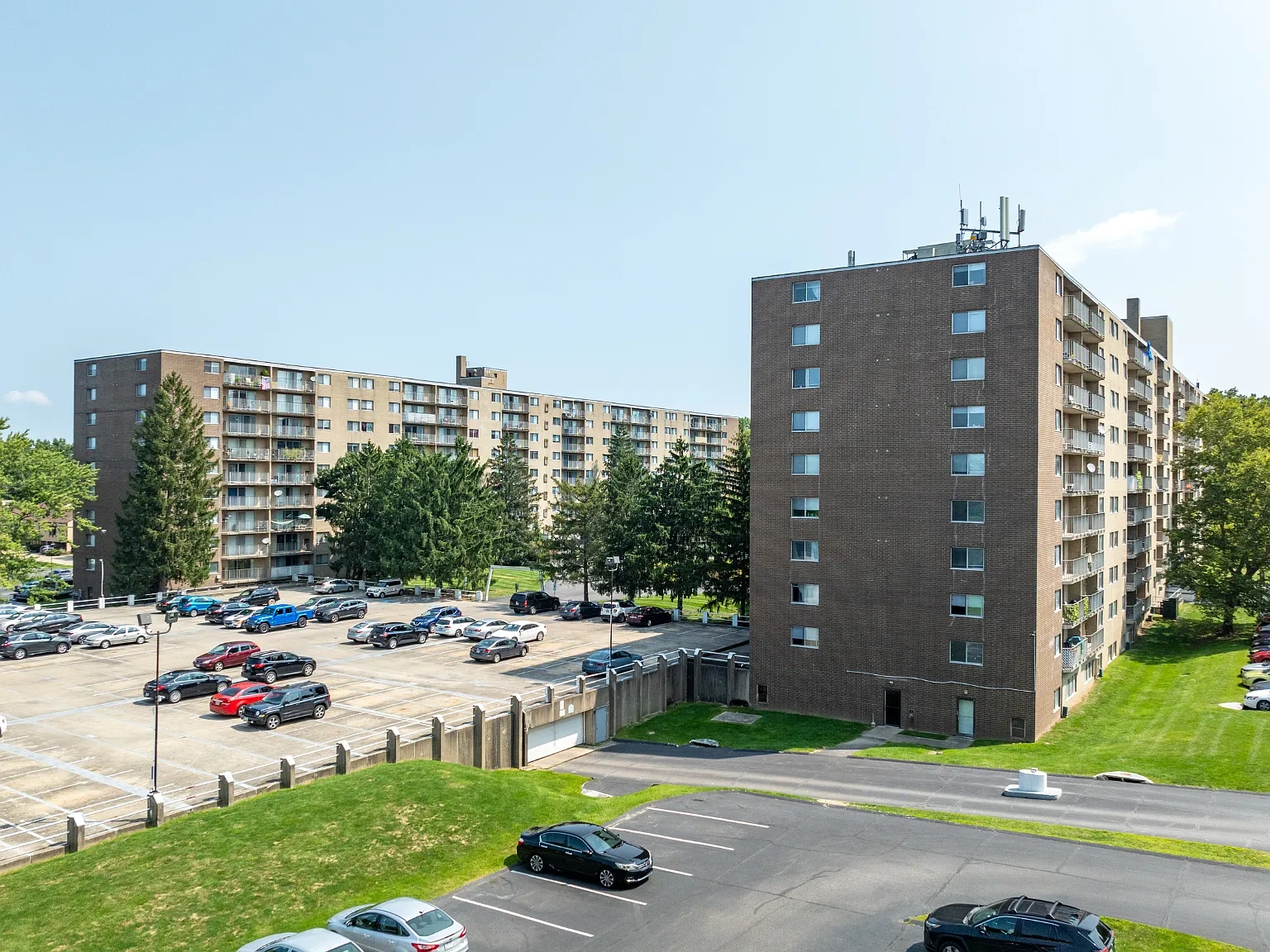 Portage Towers Apartments – photo 2