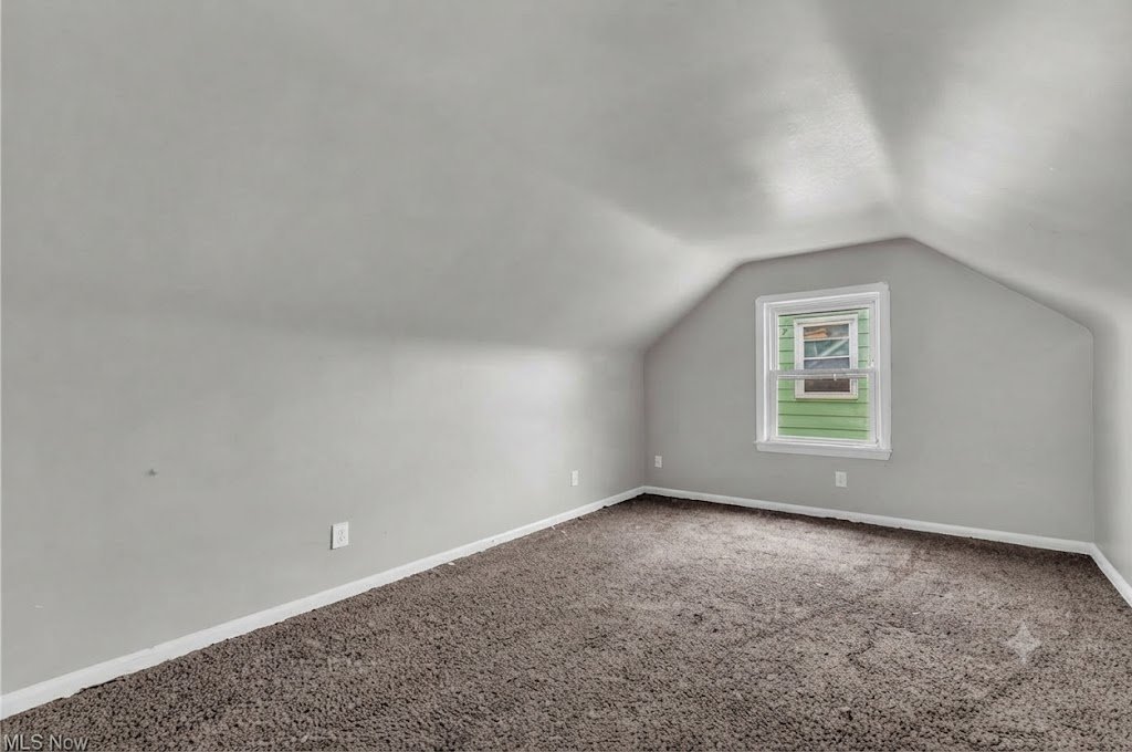 15902 Maplewood Ave – photo 5
