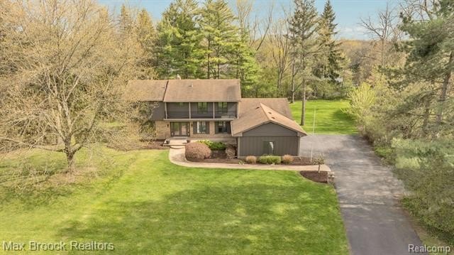 5240 Clarendon Crest St – photo 2
