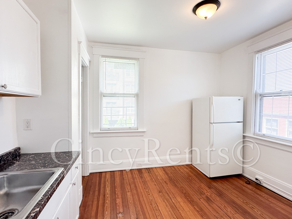 4033 Edwards Rd unit 4 – photo 2