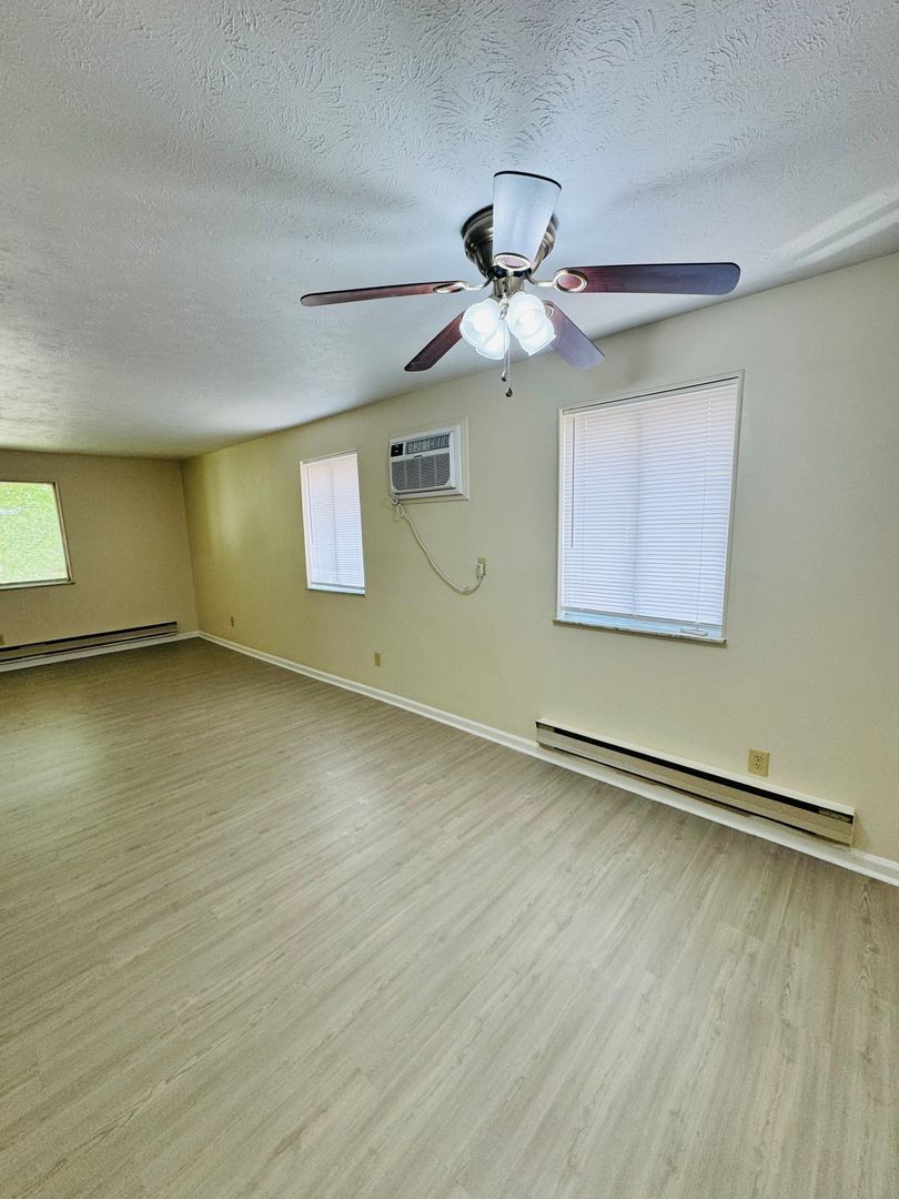 1408 Jackson Ln unit Unit 4 – photo 4