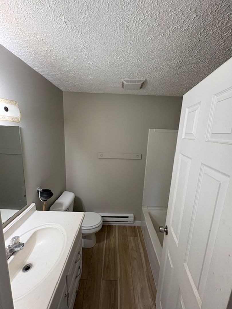 1332 N Chapel St unit 6 – photo 3