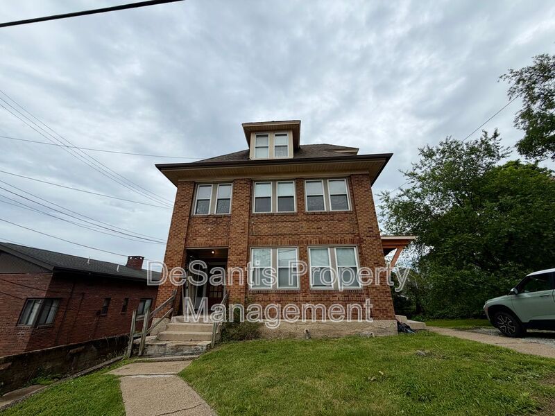 42 Warren St – photo 2