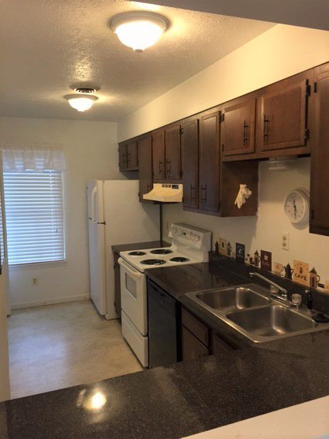 98 Hudson Ave unit 1 – photo 2