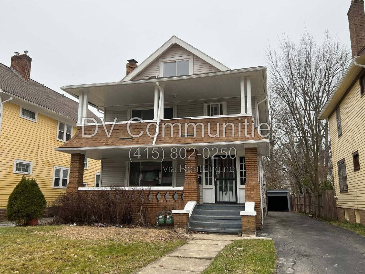 872 Helmsdale Rd unit 2 – photo 1