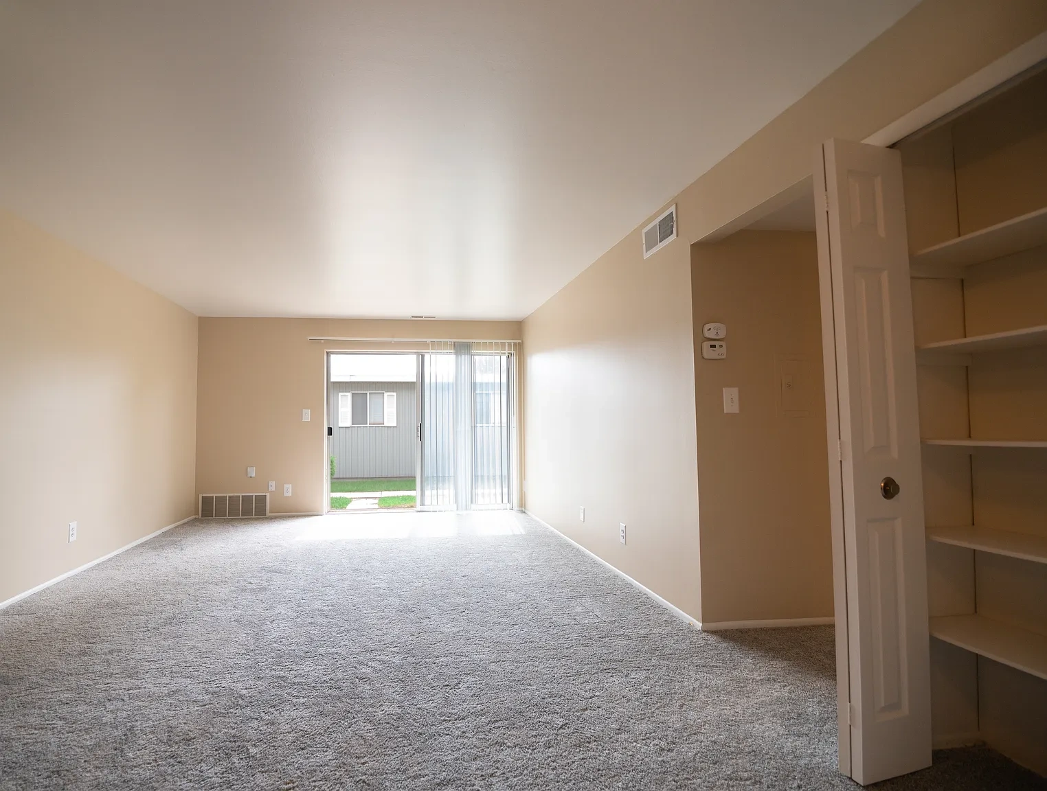 Embassy West Apartments – photo 1