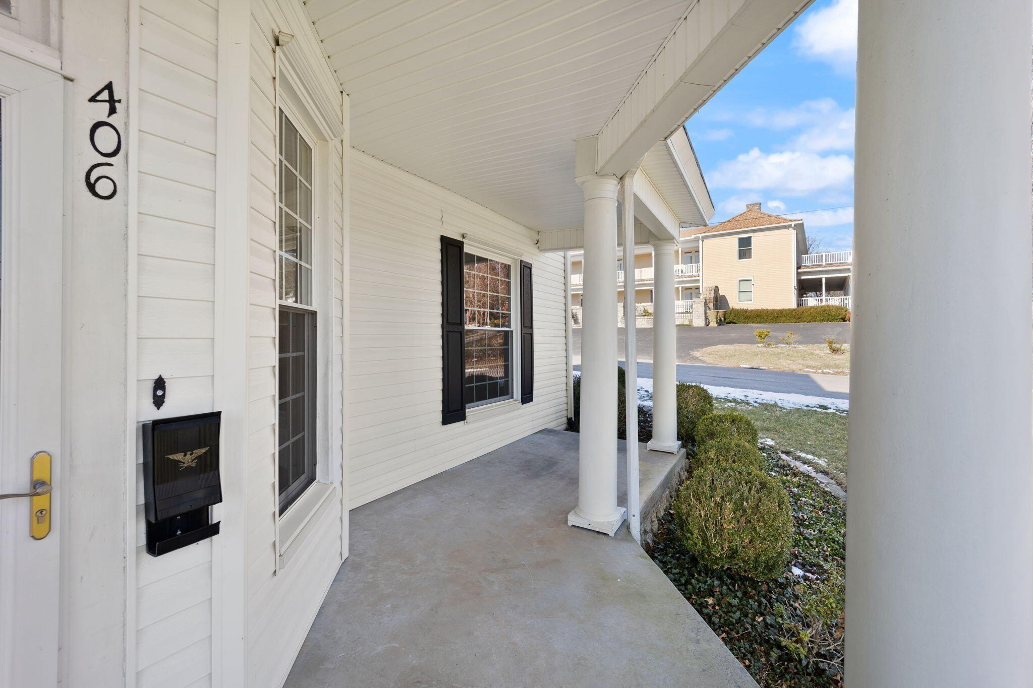406 N Main St – photo 4