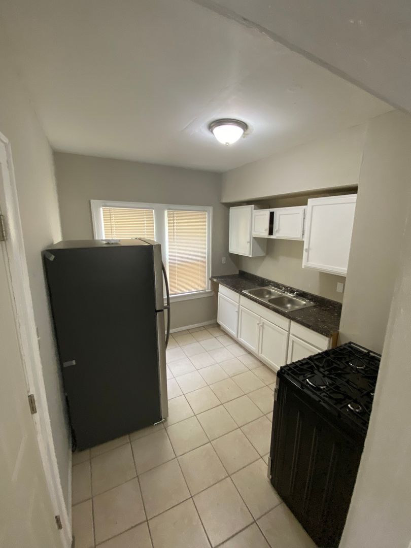 3259 E 123rd St unit 3261 - UP Unit – photo 2