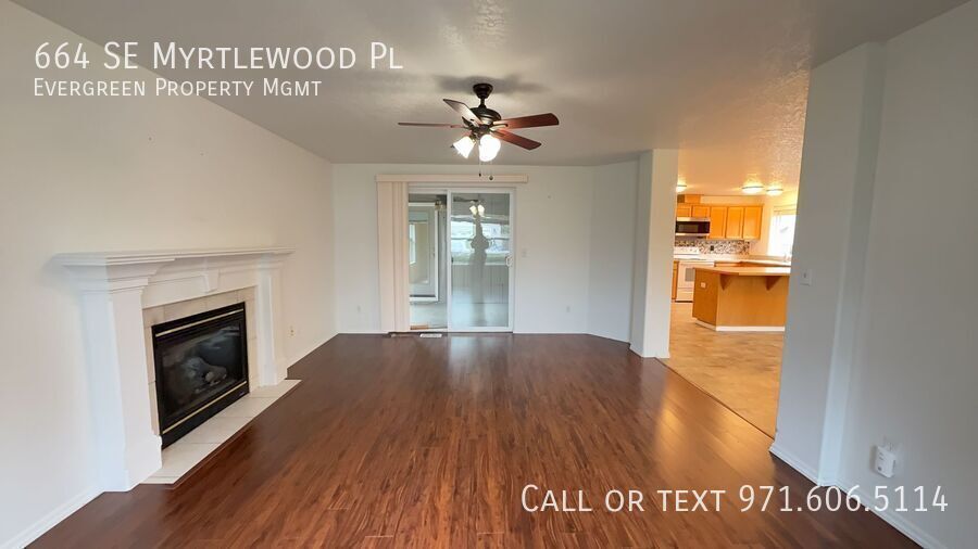 664 SE Myrtlewood Pl – photo 3