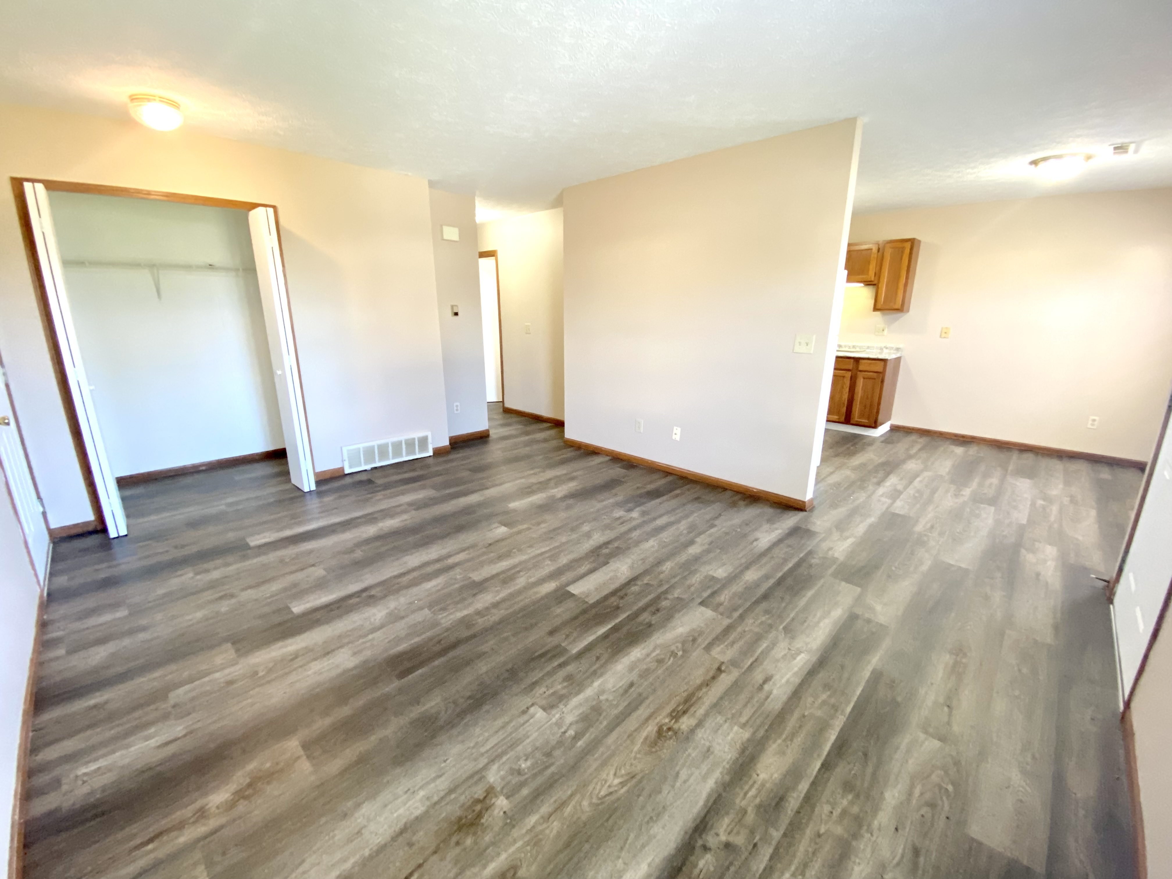 2525 Zircon St NE unit 2525 – photo 4