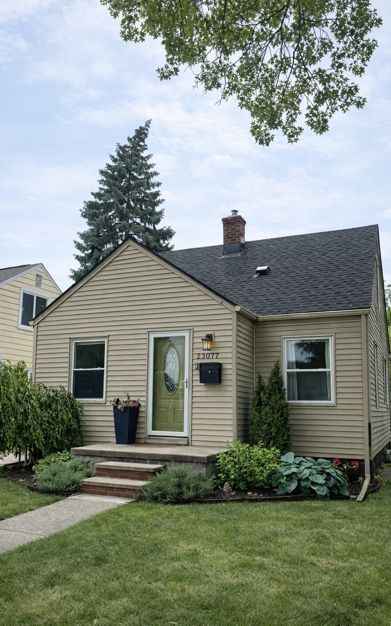 23077 Davey Ave – photo 1