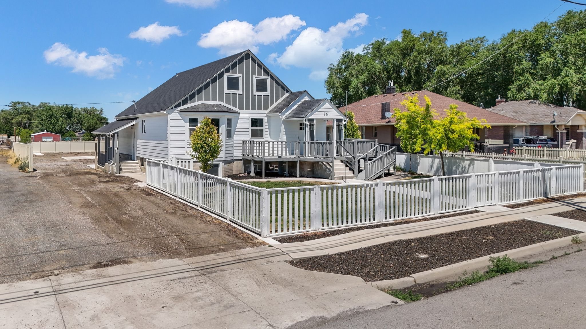 259 E Main St – photo 2