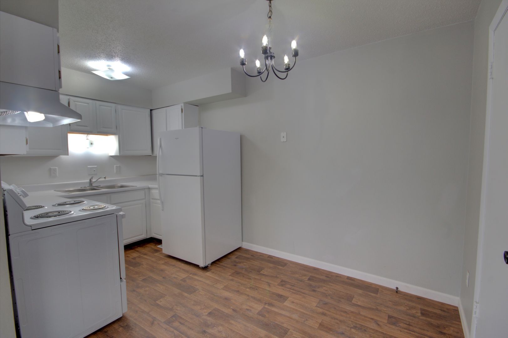 306 Larson Ct unit Apt 7 – photo 2