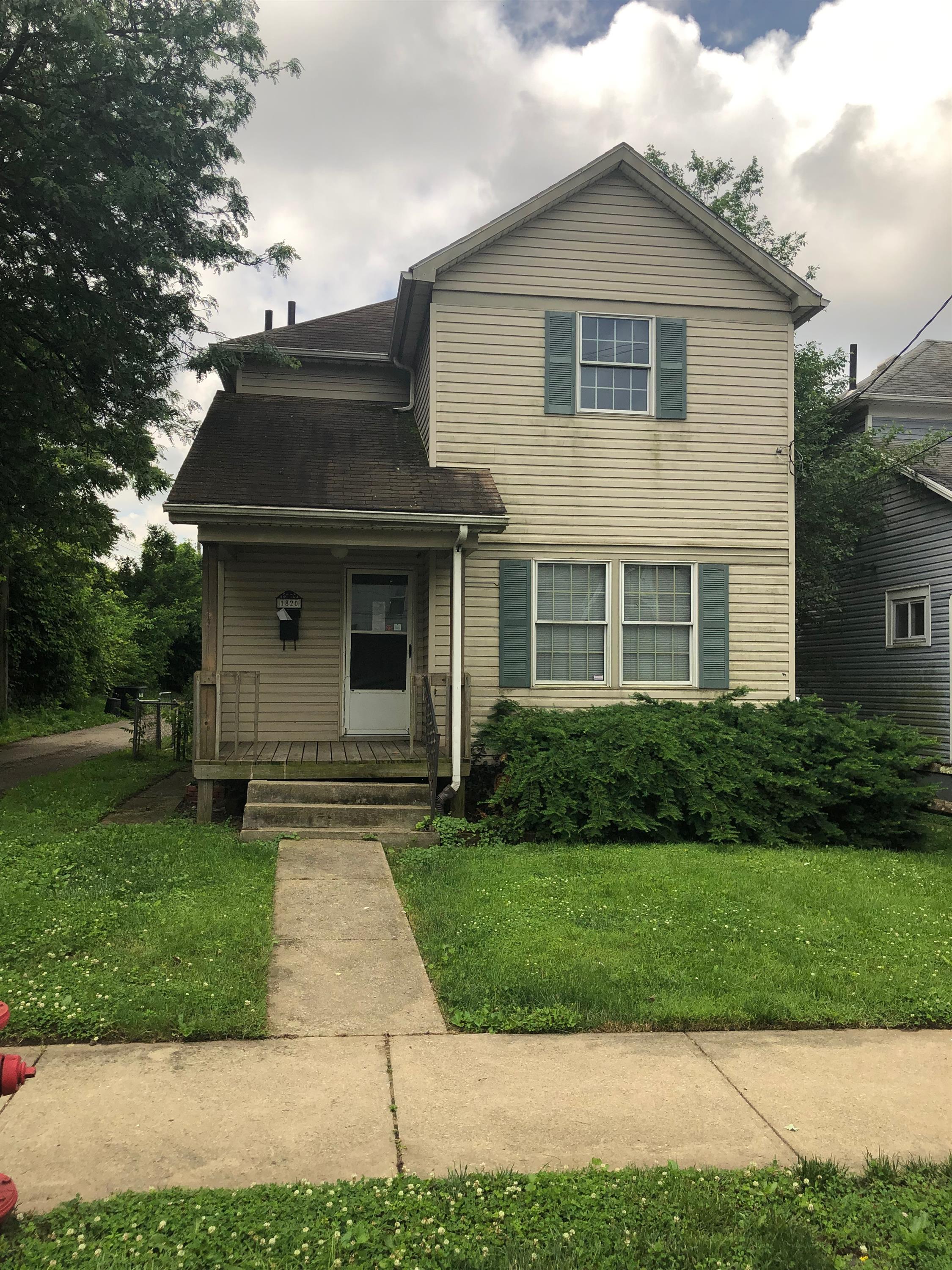 1820 Clarendon Ave – photo 1