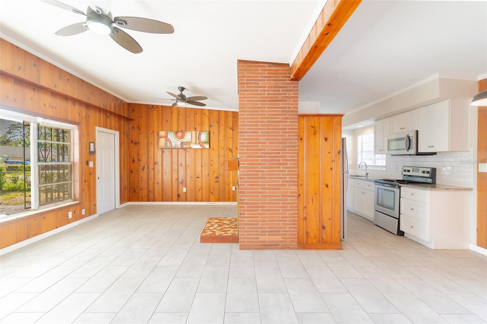 495 Ave F SE – photo 3