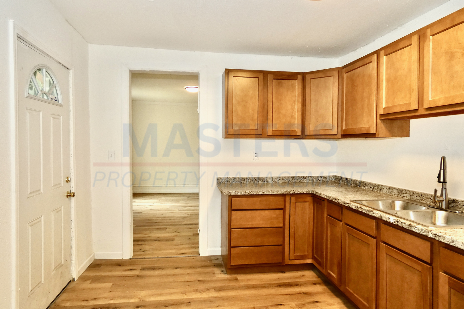 1026 Oakwood Ave unit Lower – photo 4