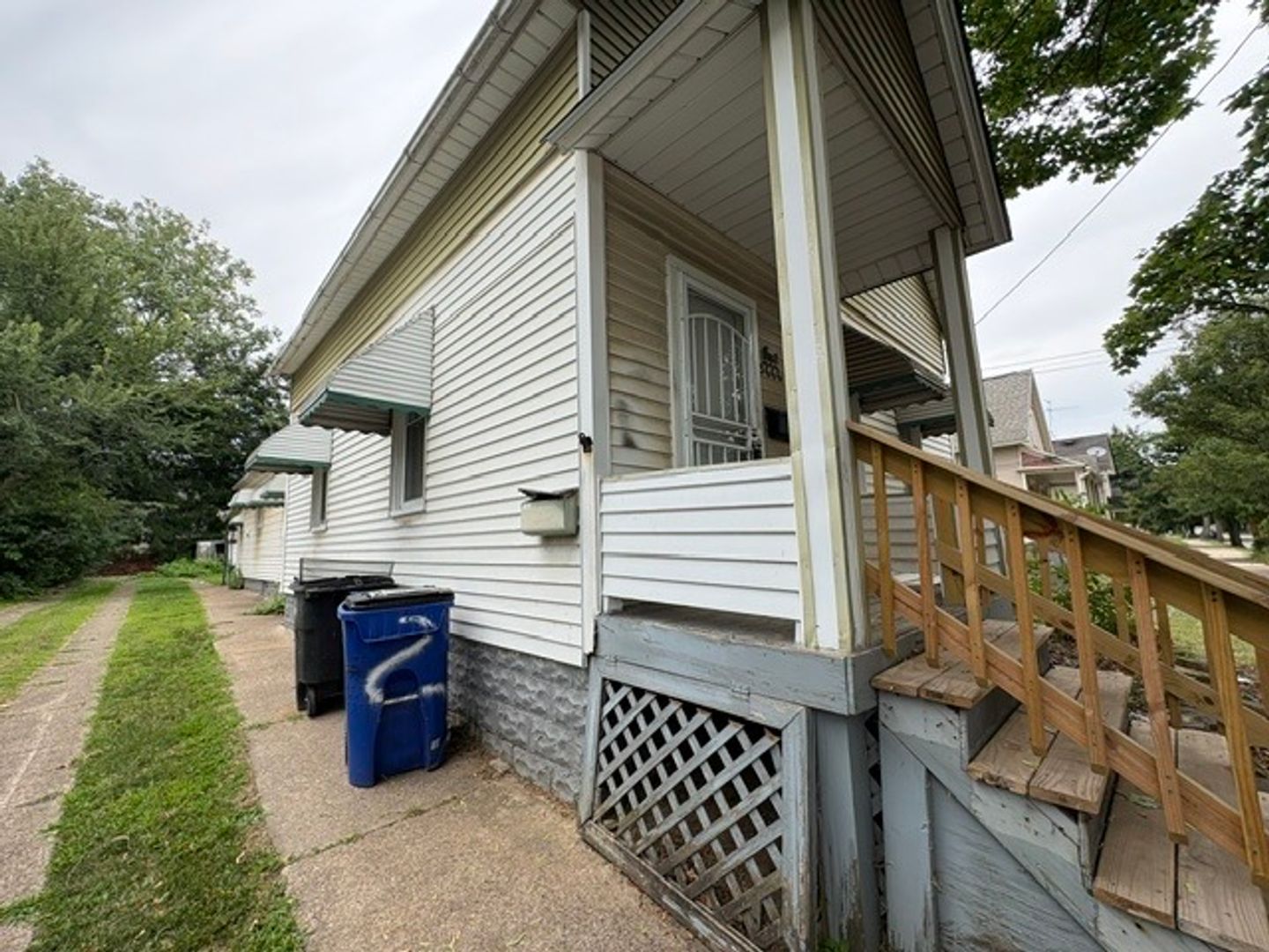 3666 E 57th St – photo 2