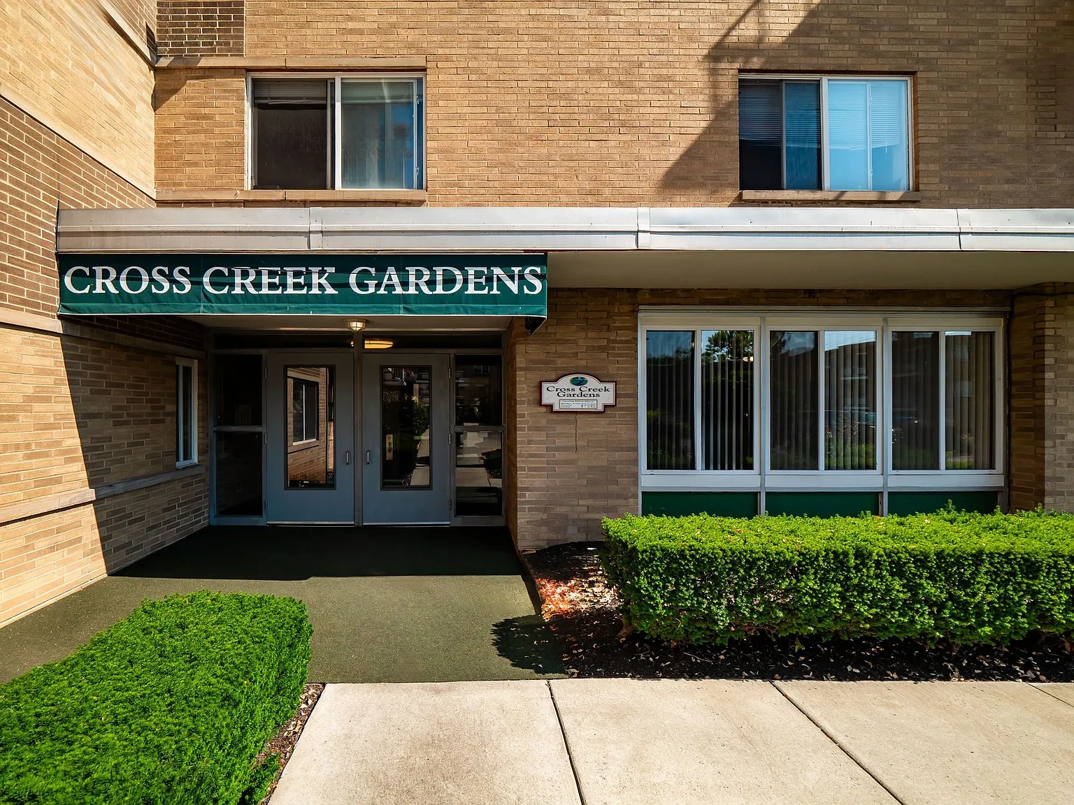 Cross Creek Apartments – photo 3