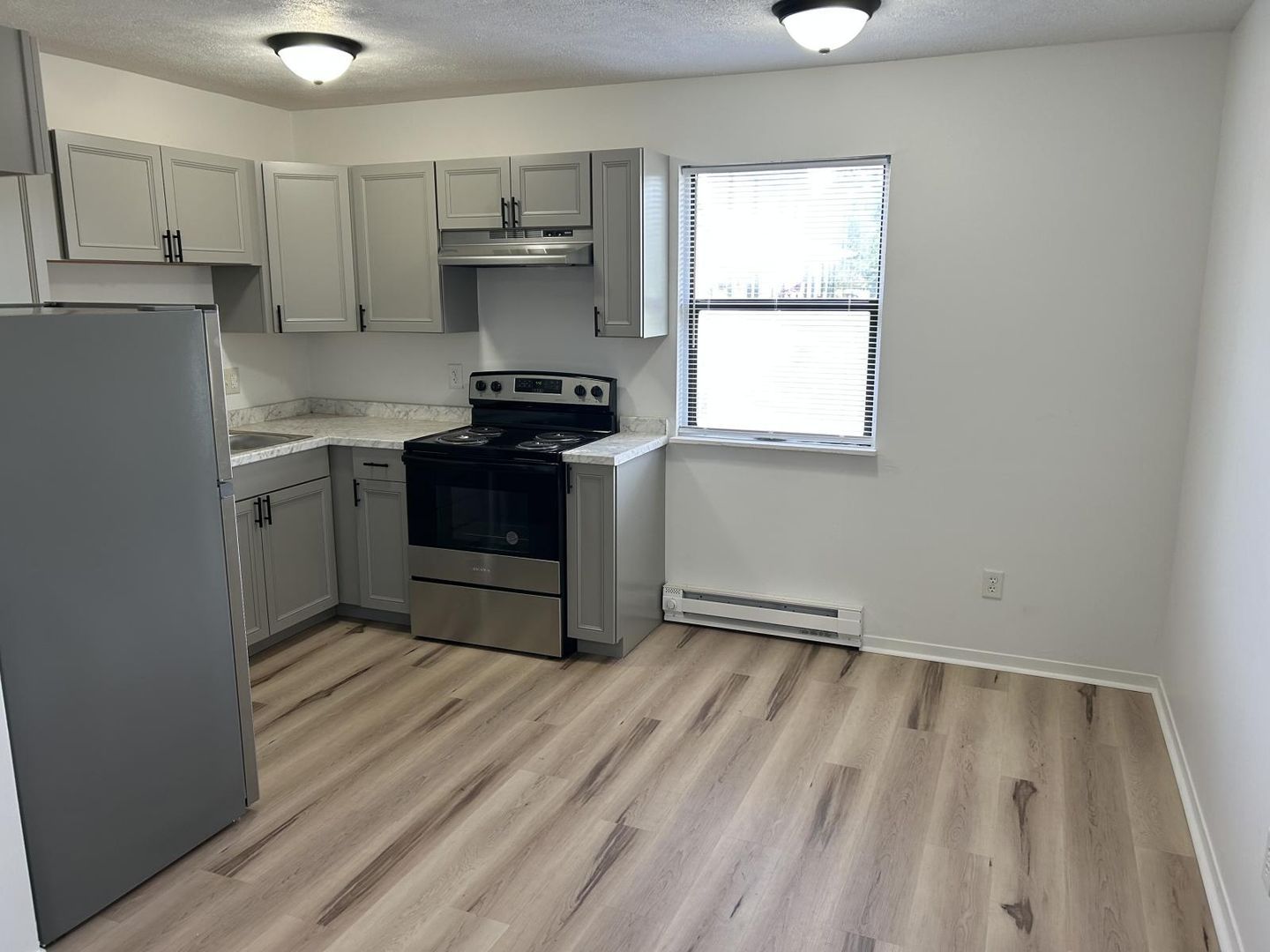 270 Everett Ave – photo 5