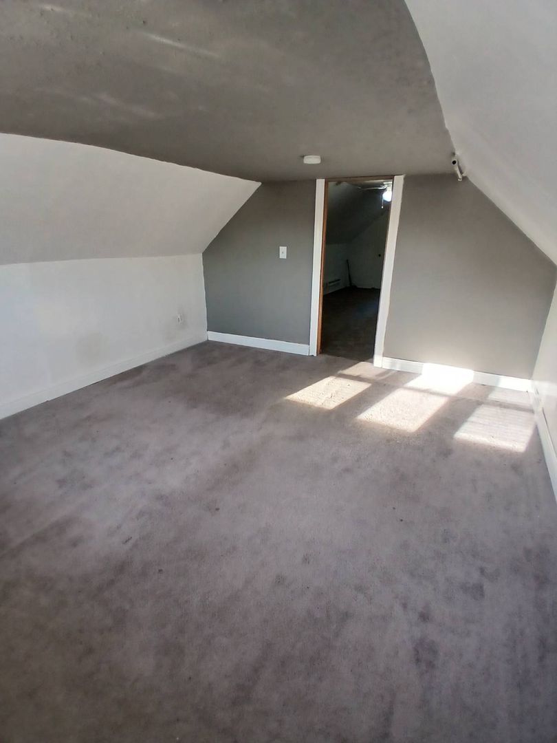 3277 E 146th St unit Unit UP – photo 2