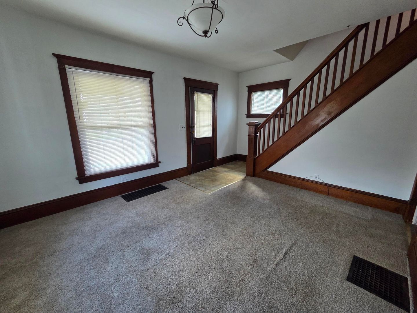 310 Sharp St – photo 2