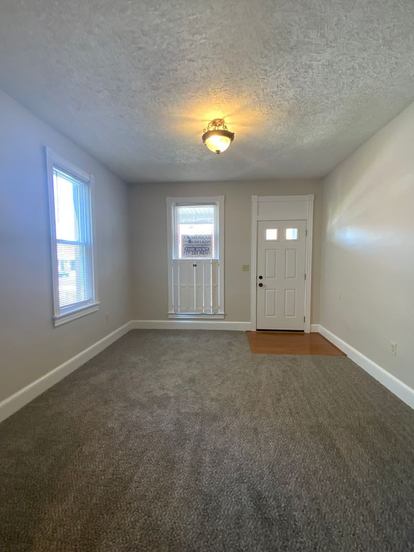 211 N State St – photo 5