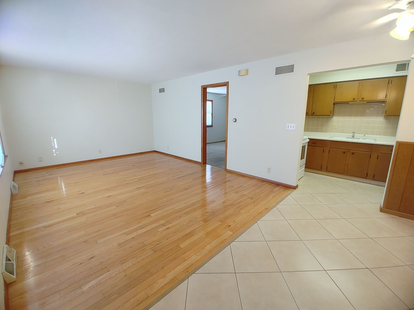 316 Mecherle Dr unit 312 Mecherle Drive-4 – photo 2