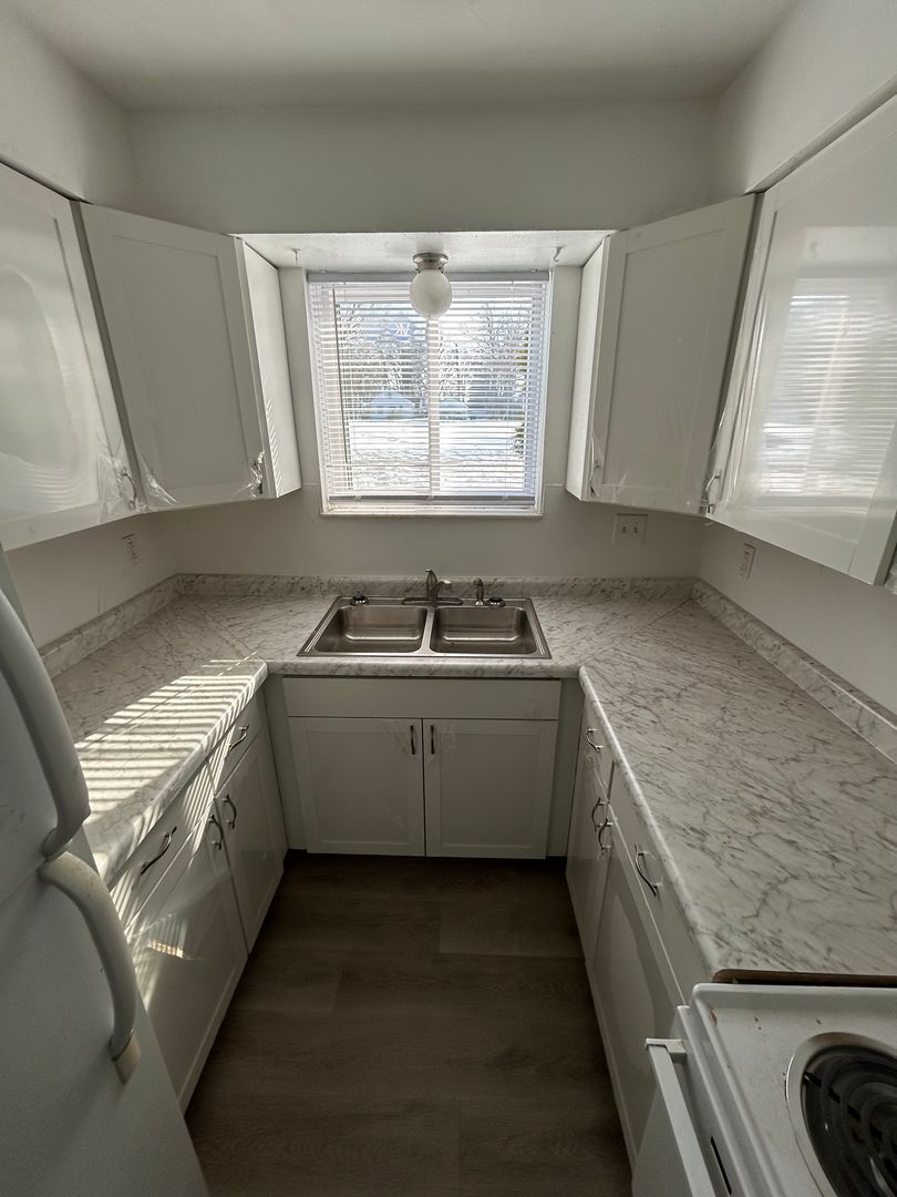 6047 Whiteford Center Rd unit 4 – photo 2