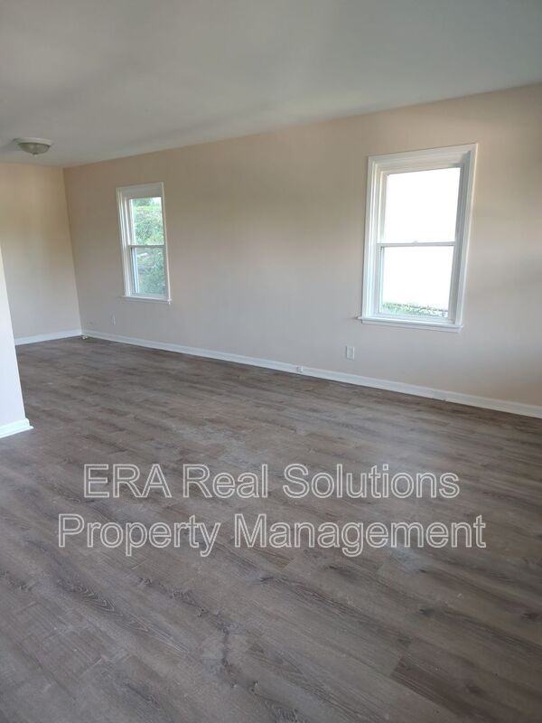 4245 Leeper St – photo 2