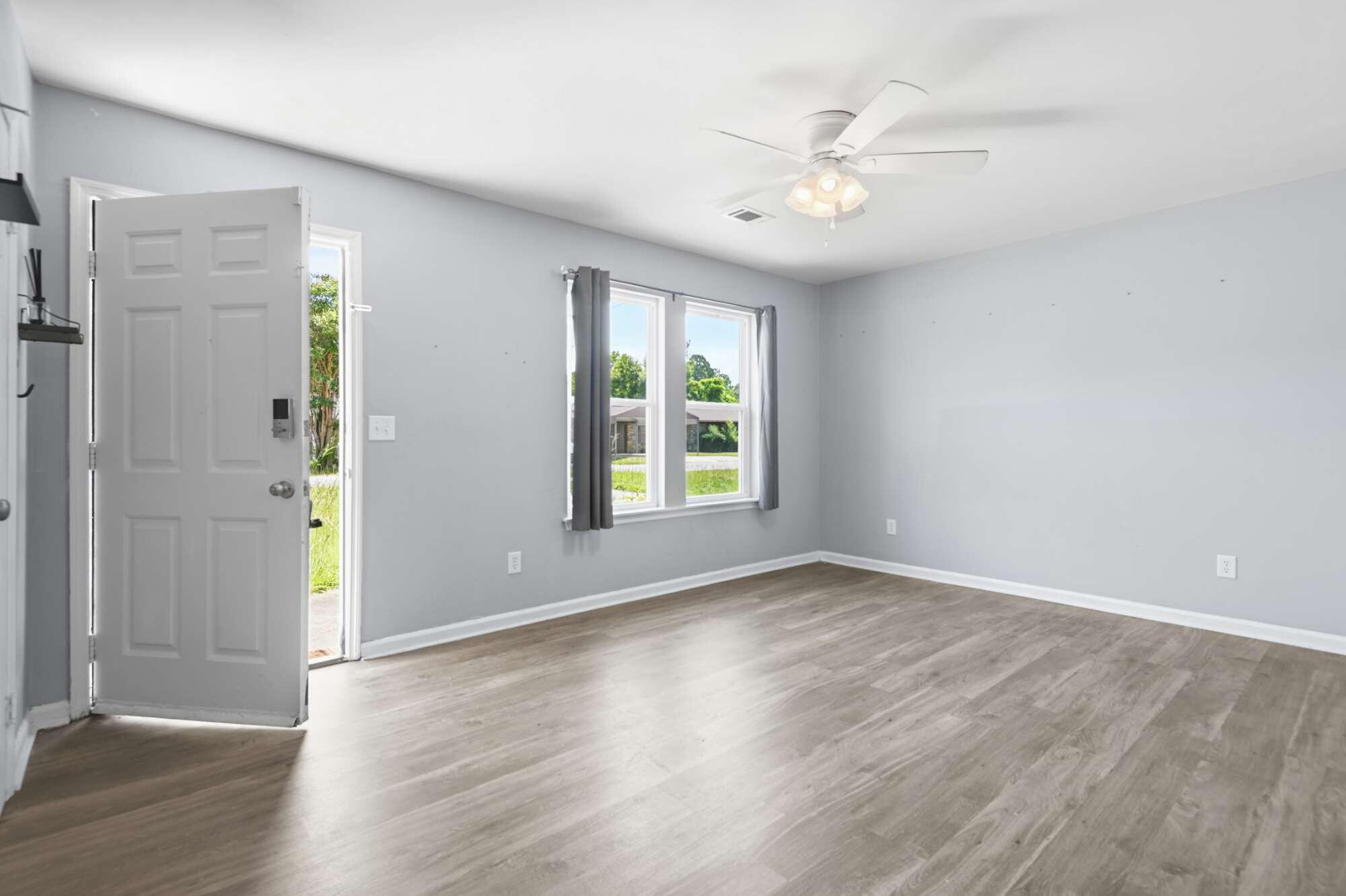 4421 Jenwood St – photo 2