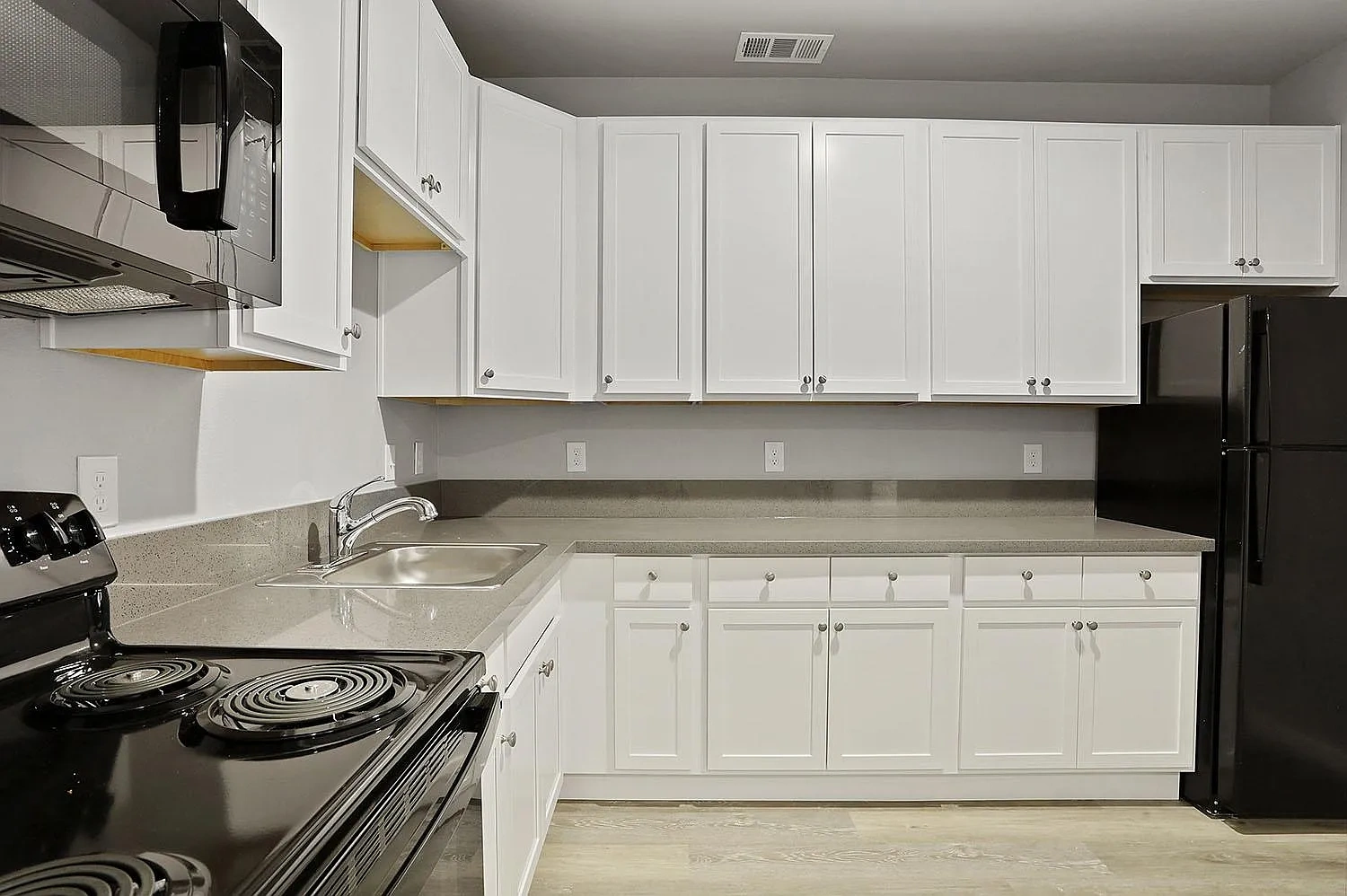500 E Main – photo 4