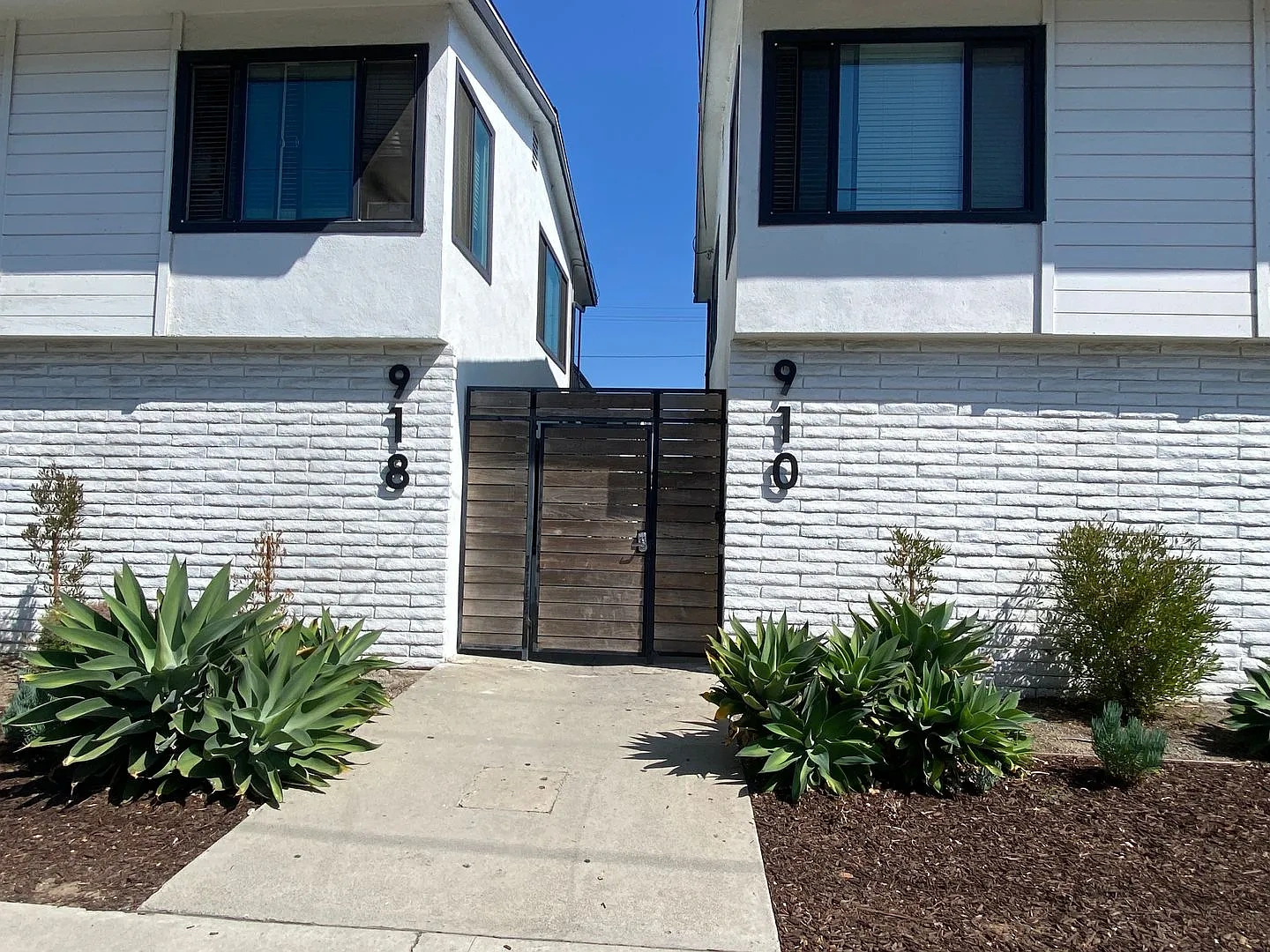 Freeman Apartments – photo 2