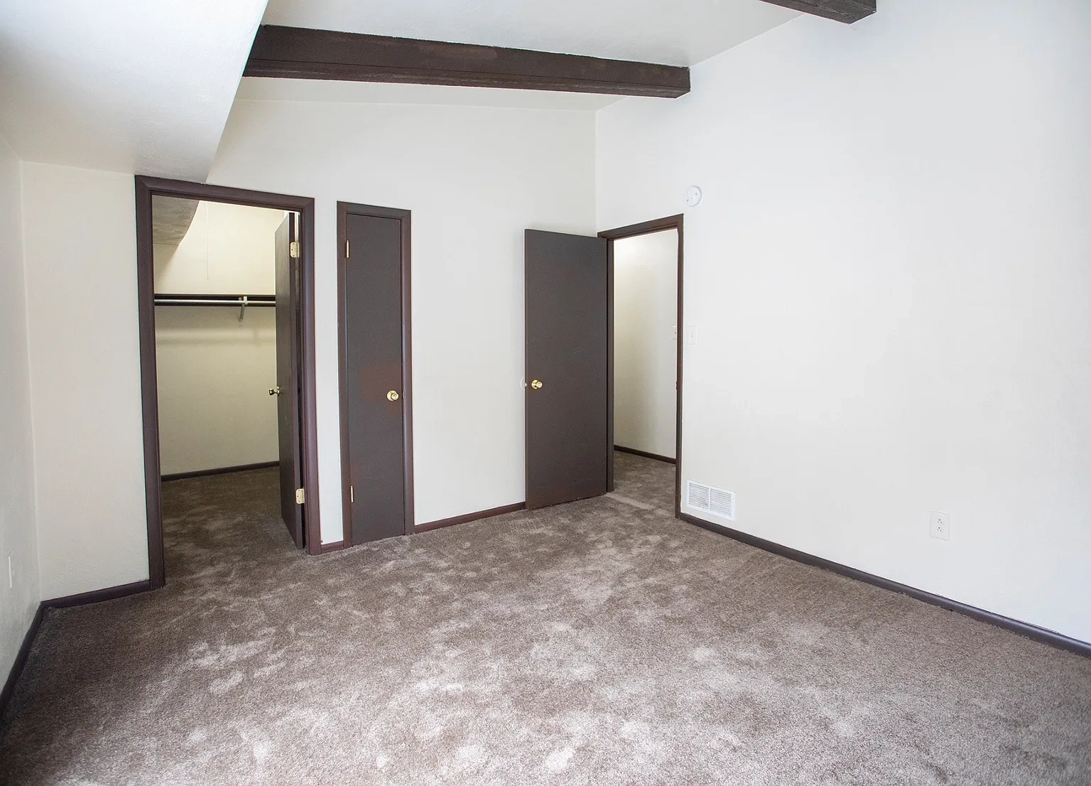 Center Grove Apartments – photo 5