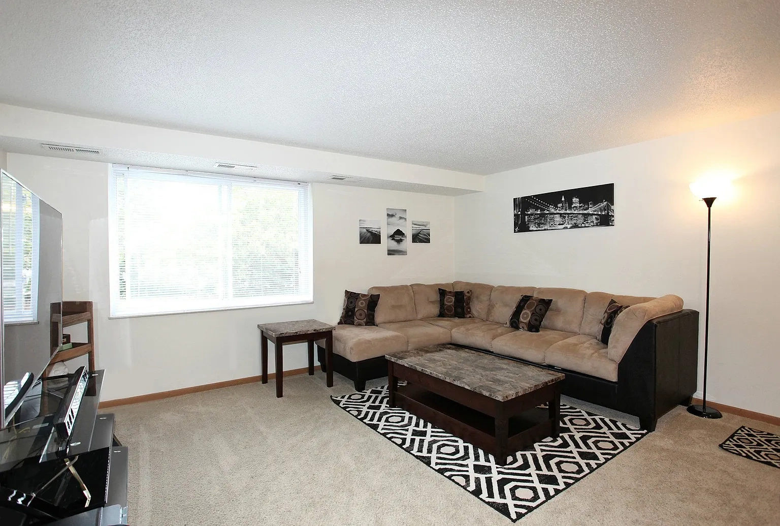 Woodview Commons Apartments – photo 5