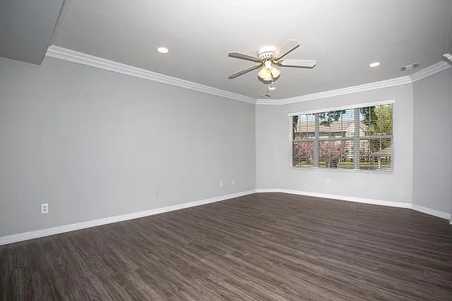 Fairfield Courtyard at Farmingdale – photo 5