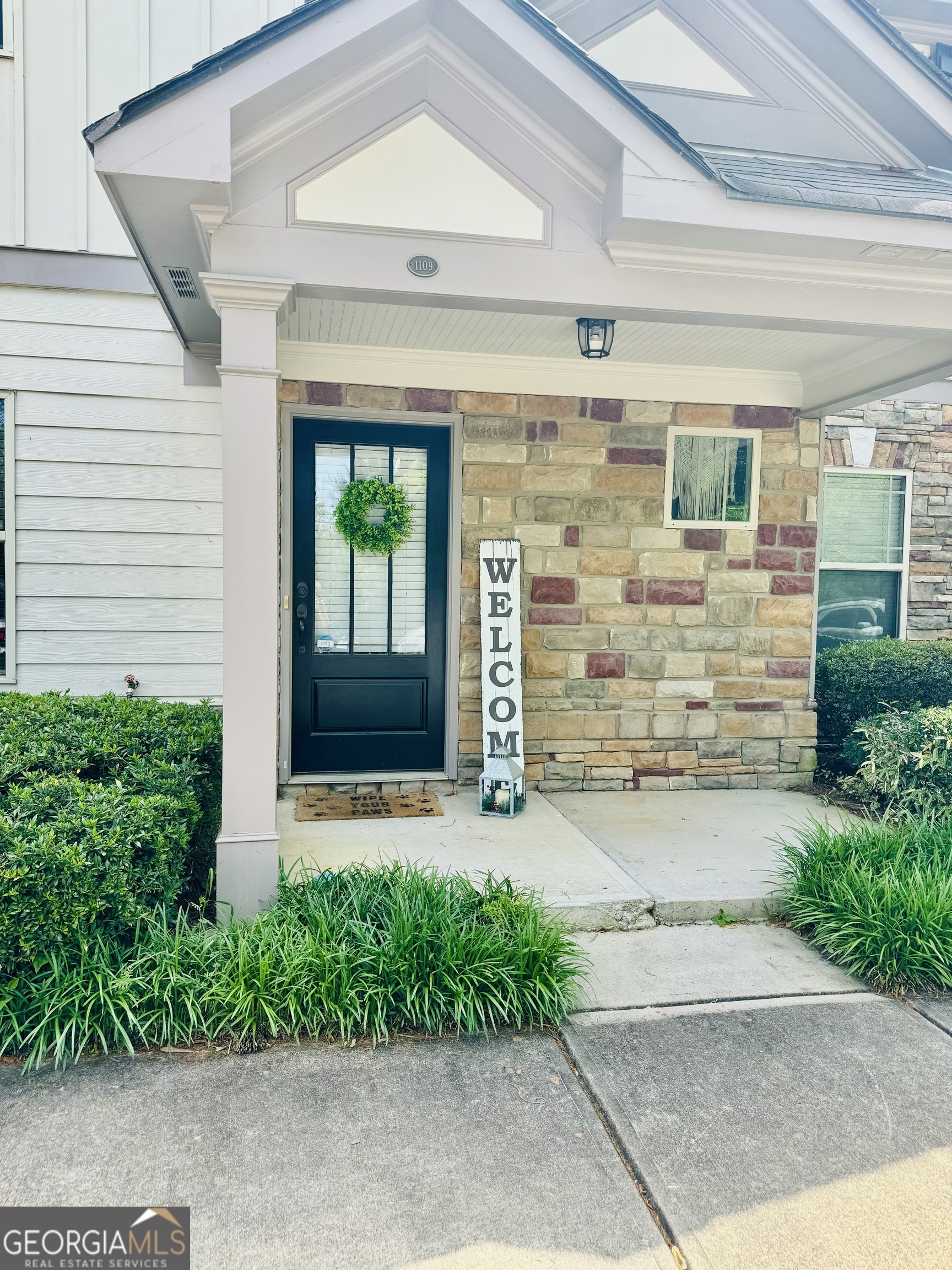 451 N Columbia St – photo 1