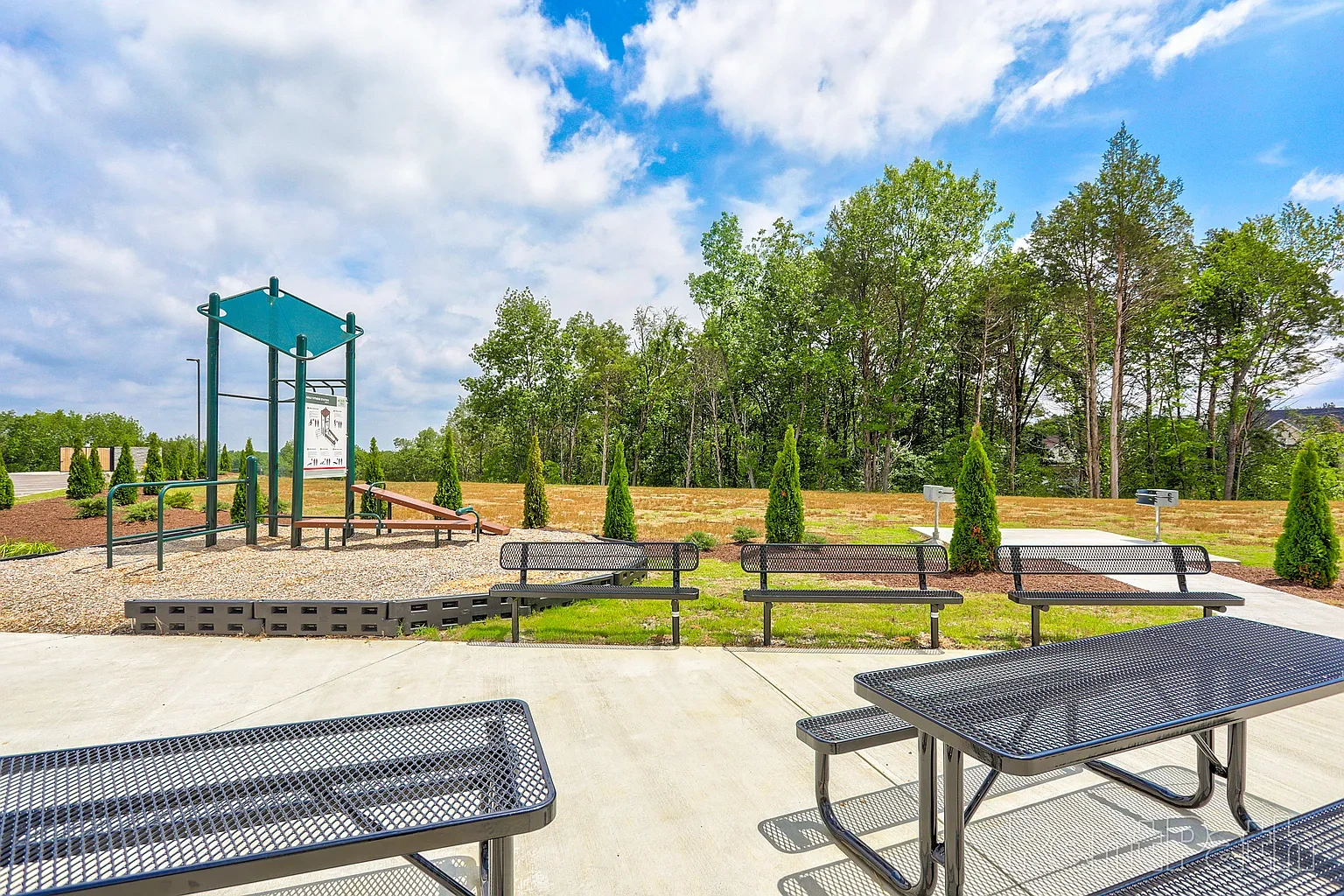 Hummingbird Hill Apartments – photo 2