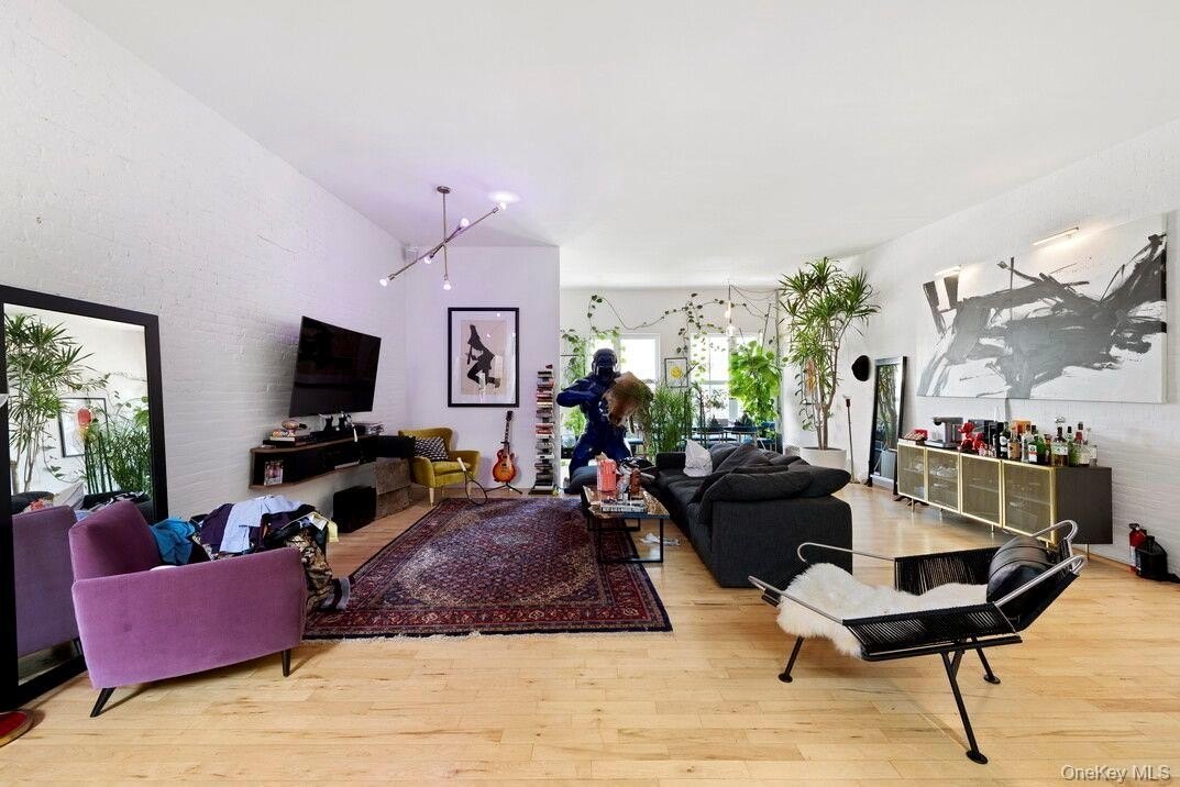 422 W Broadway #PH – photo 2
