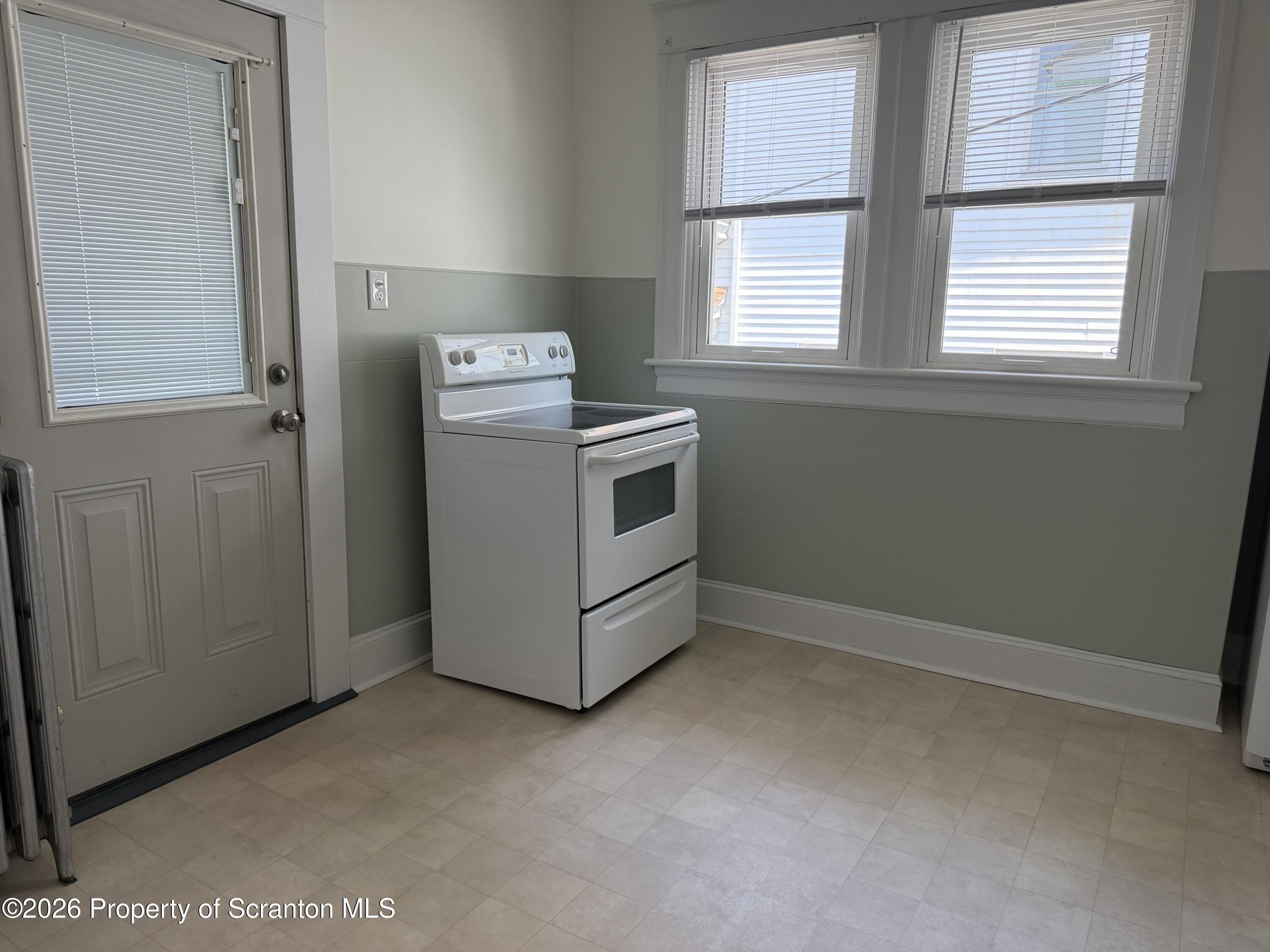 715 Hemlock St – photo 3