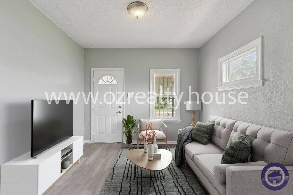 207 Pulaski St – photo 2