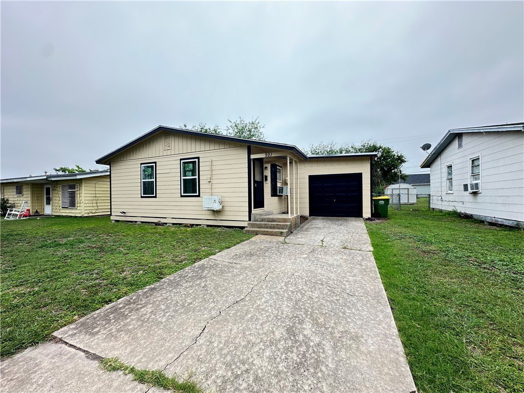 921 Oak St – photo 2
