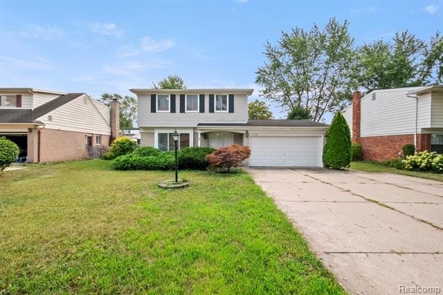 17199 13 Mile Rd – photo 1