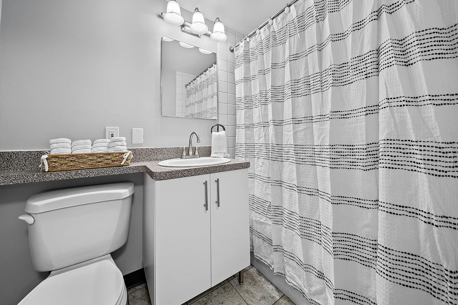 Amy Lowell Apartments – photo 4