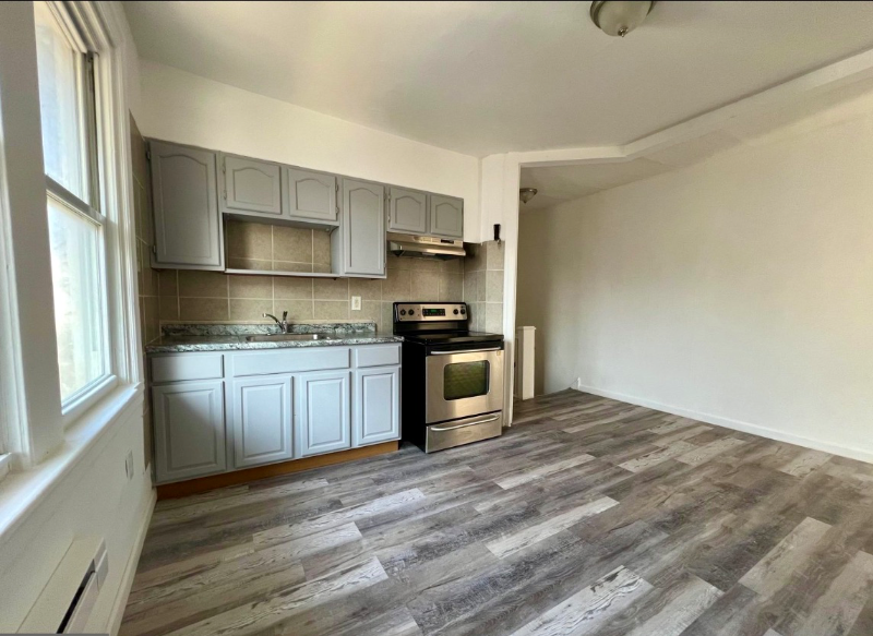 5131 N Warnock St unit 2 – photo 1