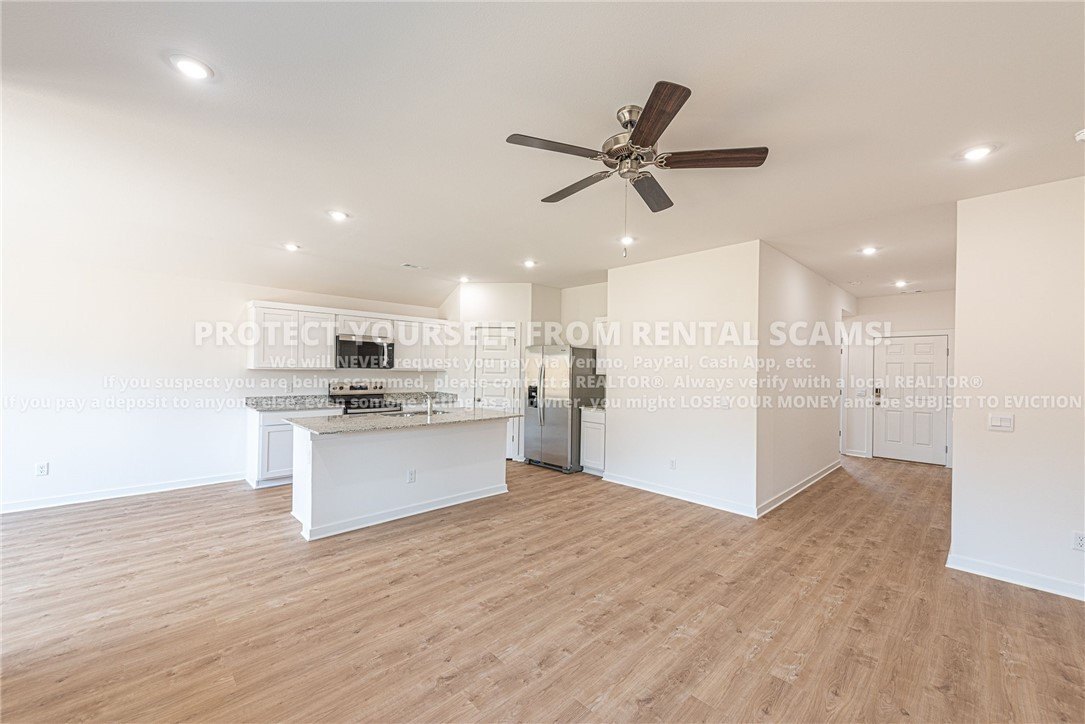 420 Raegan St – photo 5