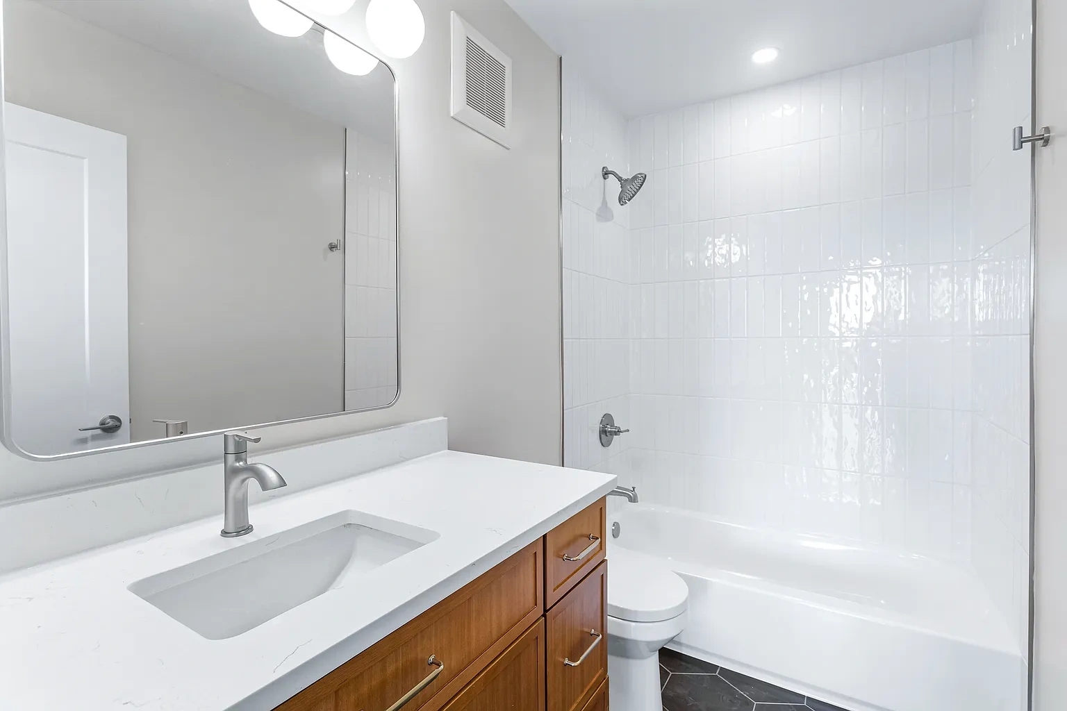 501 Kennedy Apartments – photo 5