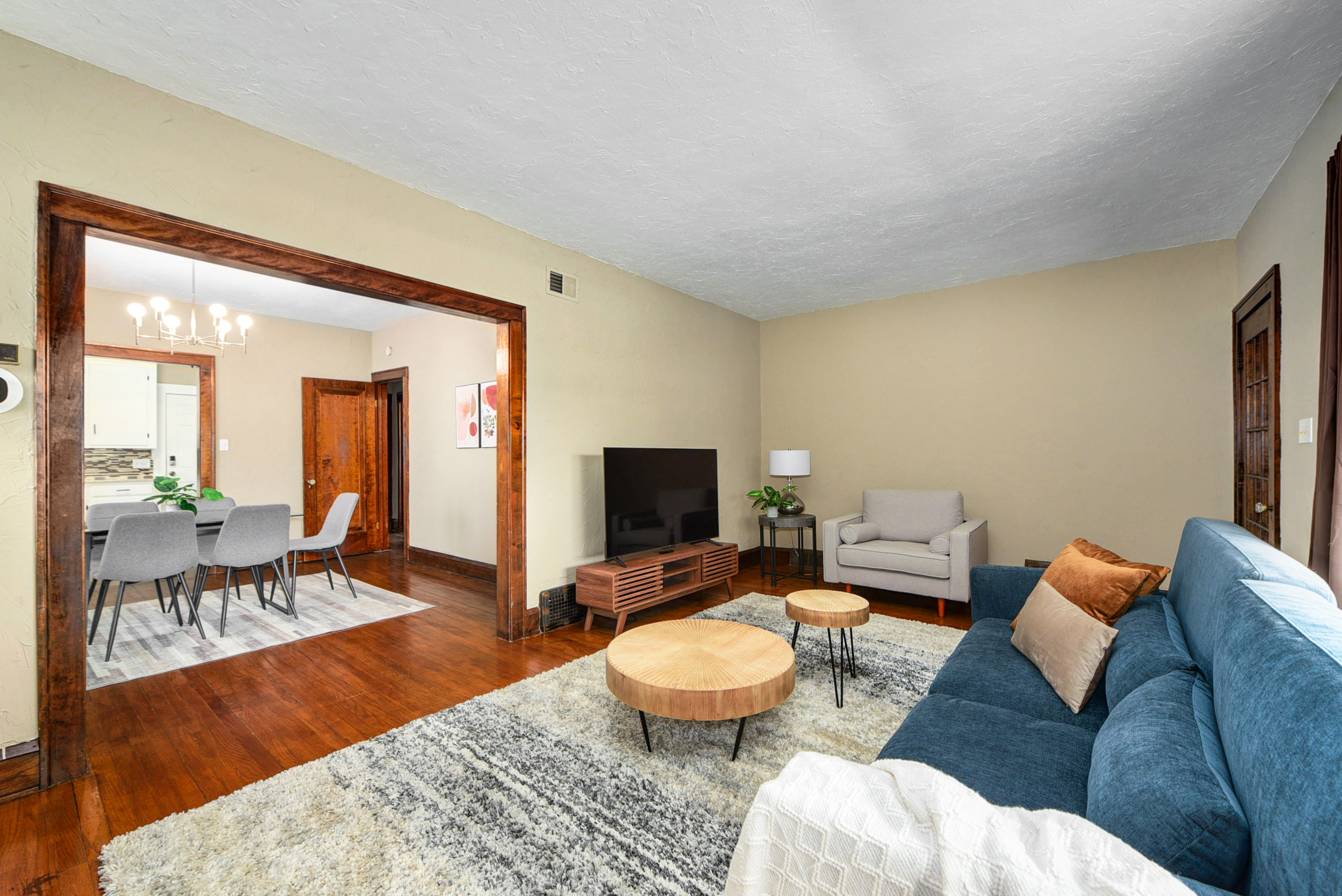 2523 E 124th St unit 1 – photo 2