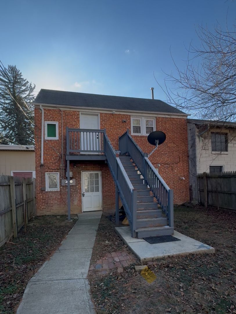 534 W Market St unit Carriage House - Unit 7 – photo 3