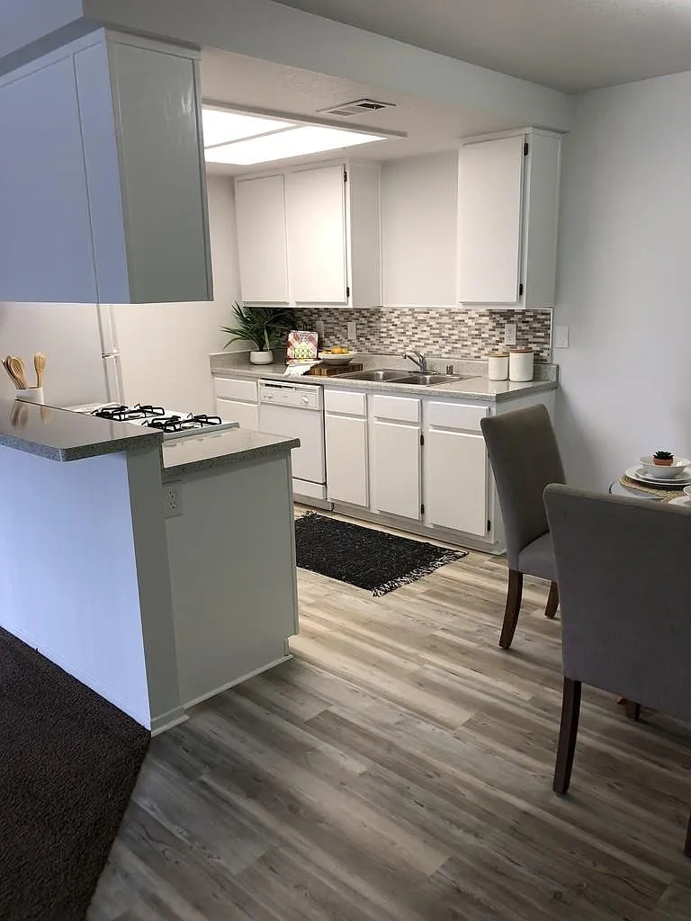 Goodmanor Apartments – photo 2